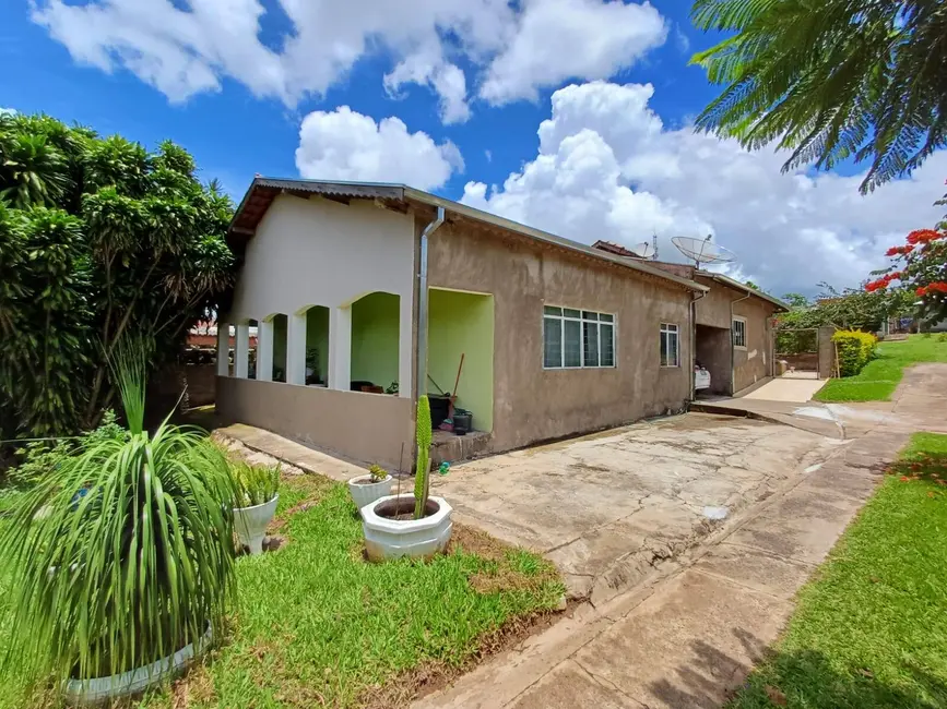Foto 2 de Casa com 10 quartos à venda, 5000m2 em Chácara Recreio do Havaí, Botucatu - SP
