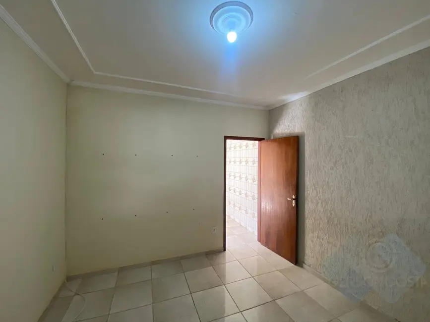 Foto 7 de Casa com 2 quartos à venda, 78m2 em Jardim Chácara dos Pinheiros, Botucatu - SP