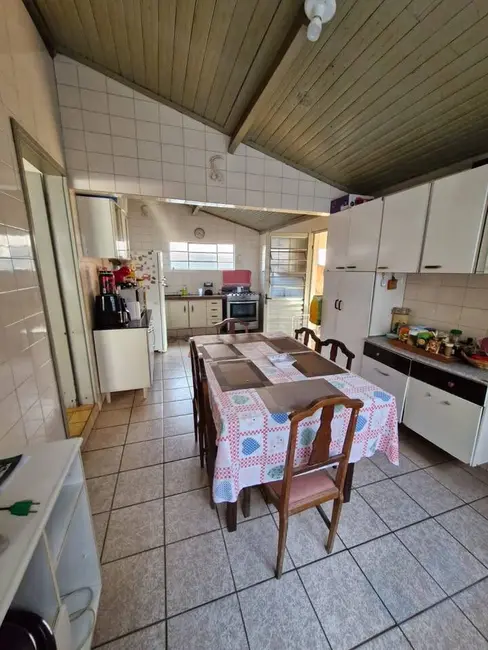 Foto 8 de Casa com 2 quartos à venda em Vila Antártica, Botucatu - SP