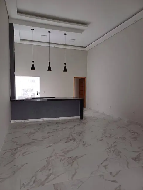 Foto 1 de Casa com 3 quartos à venda, 190m2 em Residencial Lívia, Botucatu - SP