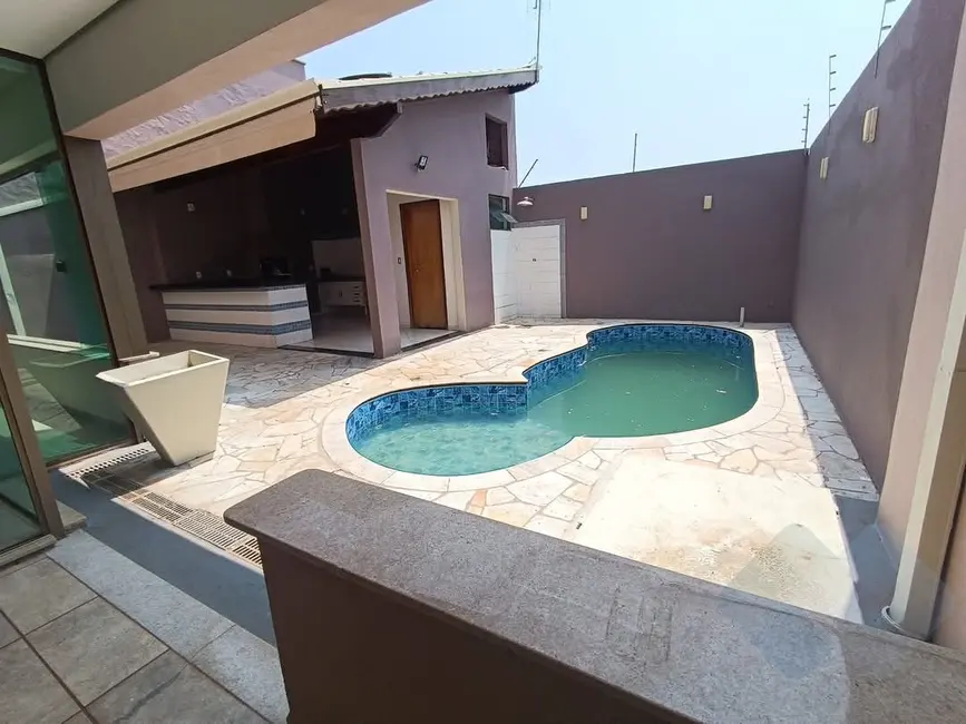 Foto 1 de Casa com 3 quartos à venda, 250m2 em Jardim Paraíso II, Botucatu - SP