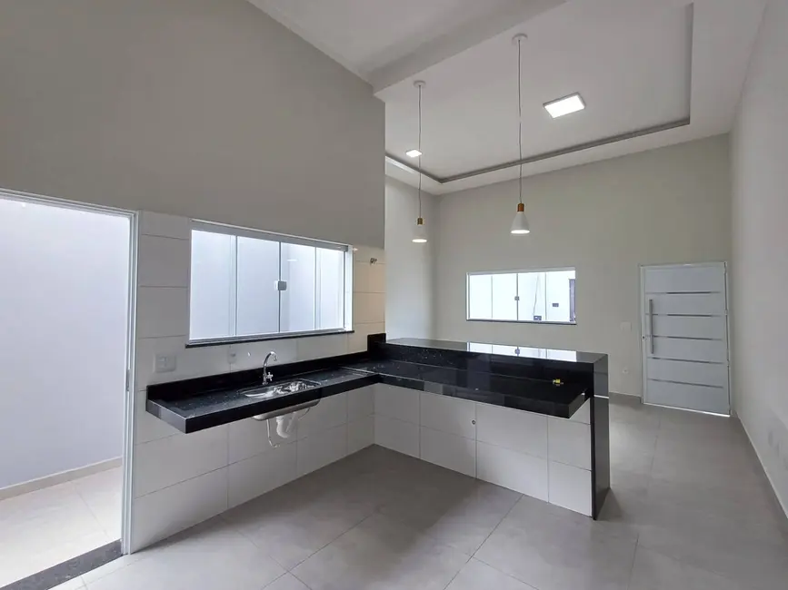 Foto 2 de Casa com 2 quartos à venda, 125m2 em Jardim Ypê, Botucatu - SP