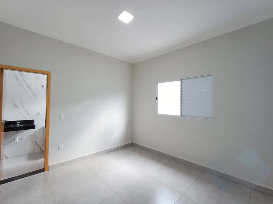 Foto 6 de Casa com 2 quartos à venda, 125m2 em Botucatu - SP