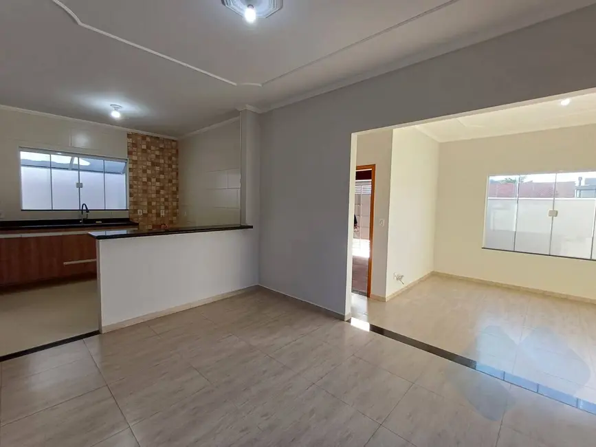 Foto 1 de Casa com 3 quartos à venda, 250m2 em Residencial Ouro Verde, Botucatu - SP