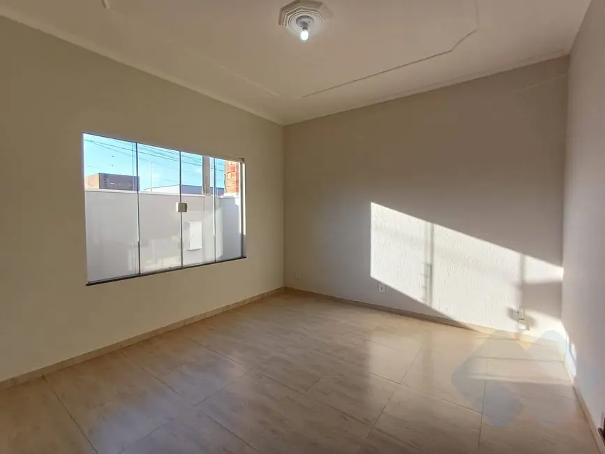 Foto 2 de Casa com 3 quartos à venda, 250m2 em Residencial Ouro Verde, Botucatu - SP