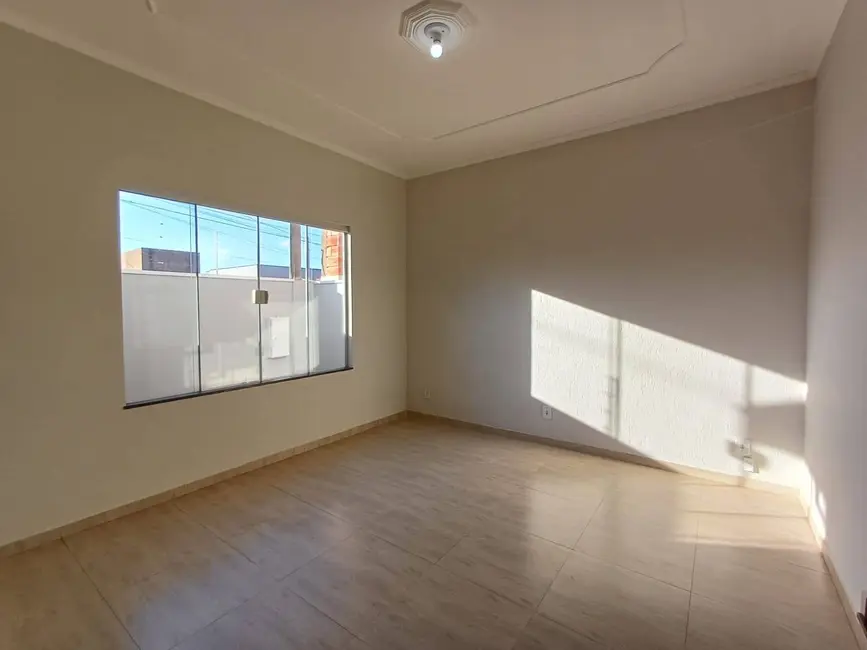 Foto 2 de Casa com 3 quartos à venda, 250m2 em Residencial Ouro Verde, Botucatu - SP