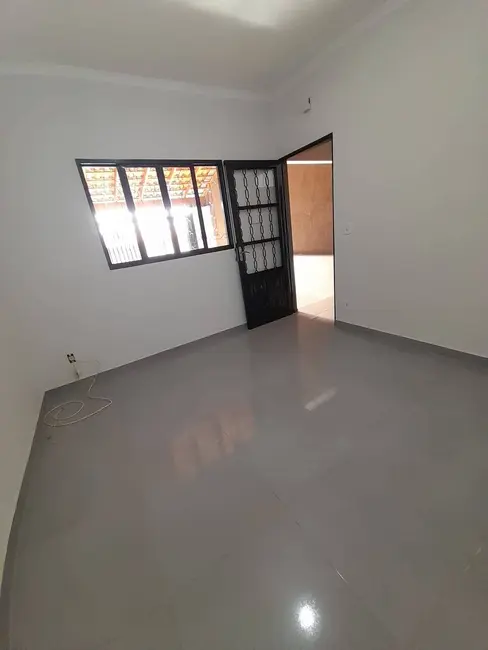 Foto 1 de Casa com 2 quartos à venda, 140m2 em Jardim Itamarati, Botucatu - SP