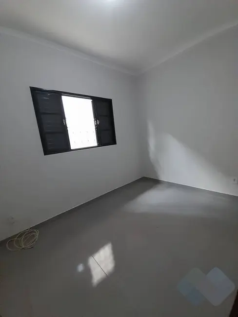 Foto 5 de Casa com 2 quartos à venda, 140m2 em Jardim Itamarati, Botucatu - SP