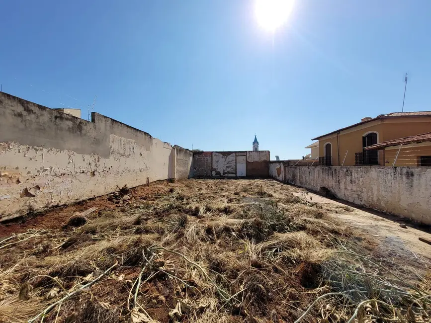Foto 3 de Terreno / Lote à venda, 244m2 em Centro, Botucatu - SP