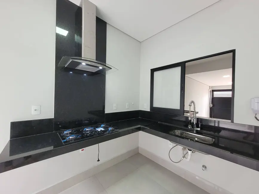 Foto 1 de Casa com 2 quartos à venda, 125m2 em Residencial Ouro Verde, Botucatu - SP
