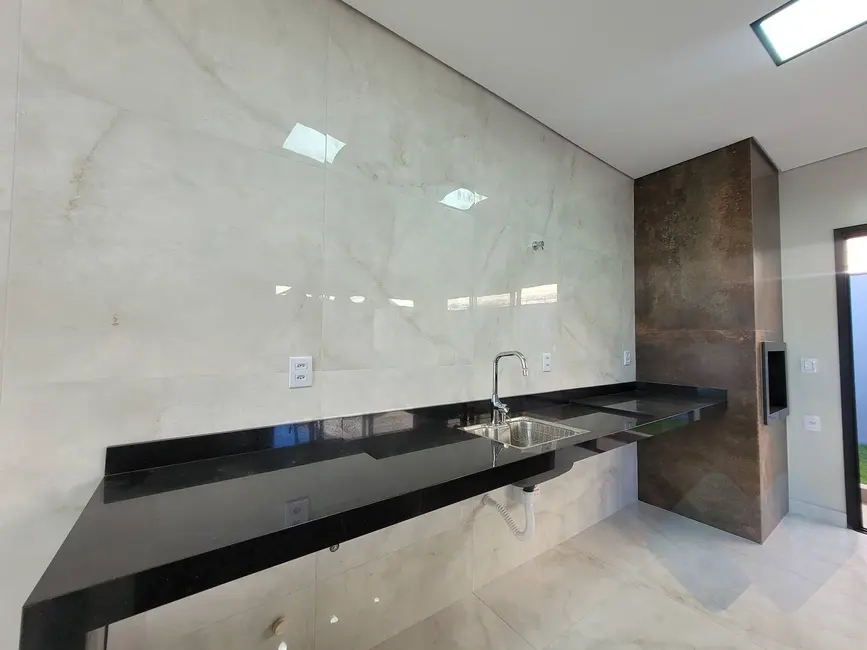 Foto 8 de Casa com 3 quartos à venda, 305m2 em Botucatu - SP