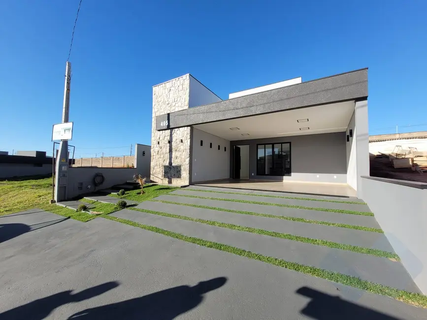 Foto 1 de Casa com 3 quartos à venda, 305m2 em Botucatu - SP