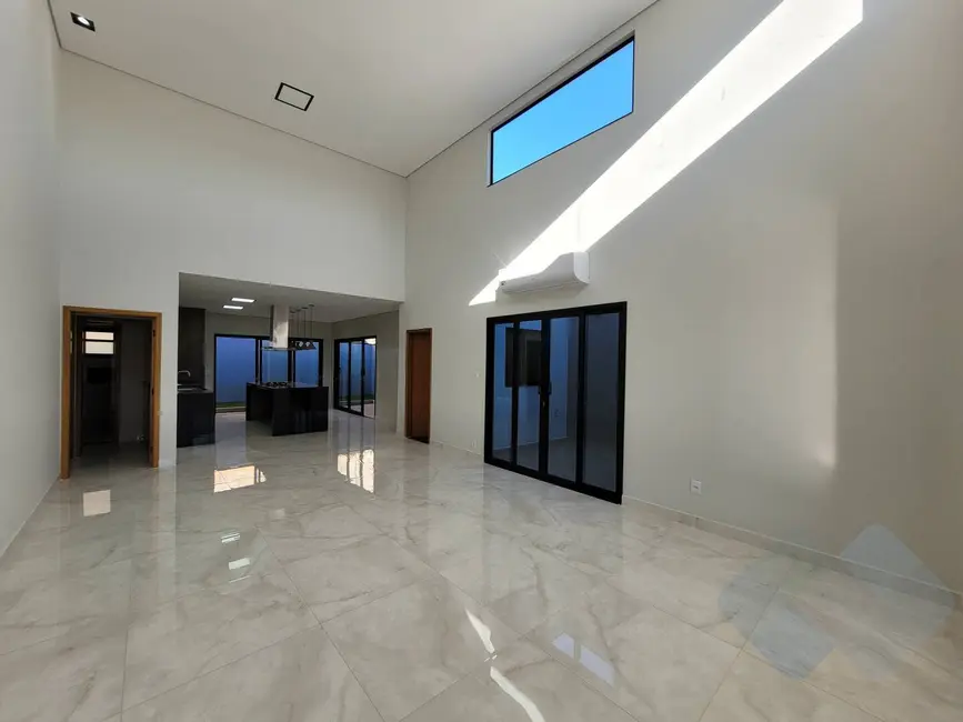 Foto 4 de Casa com 3 quartos à venda, 305m2 em Botucatu - SP