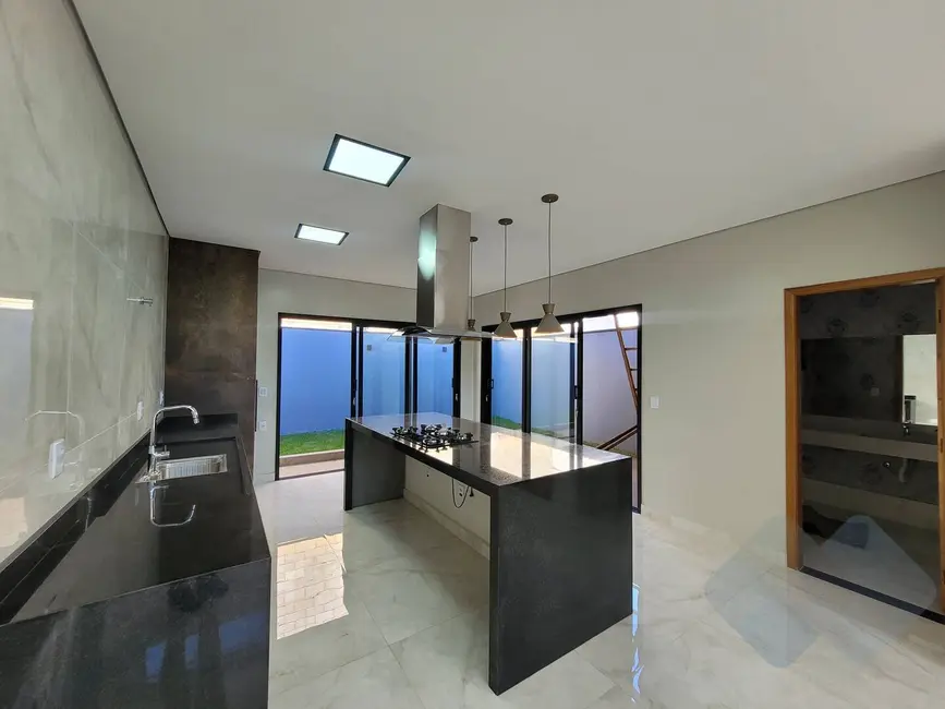 Foto 6 de Casa com 3 quartos à venda, 305m2 em Botucatu - SP