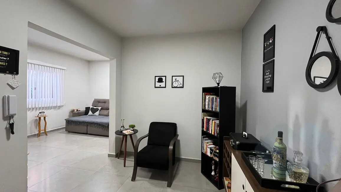 Foto 2 de Casa com 2 quartos à venda, 200m2 em Botucatu - SP