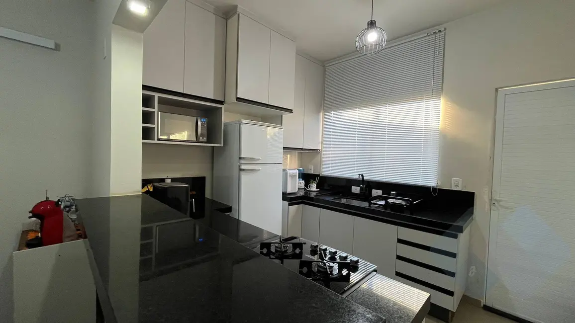 Foto 5 de Casa com 2 quartos à venda, 200m2 em Botucatu - SP