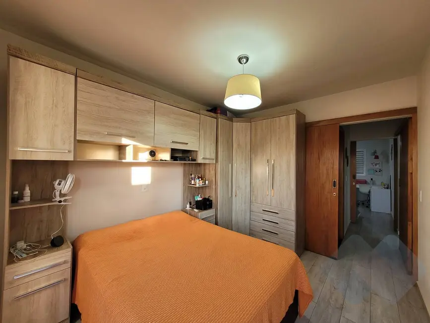 Foto 9 de Casa com 2 quartos à venda, 200m2 em Botucatu - SP