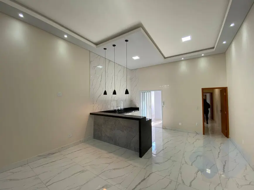 Foto 1 de Casa com 2 quartos à venda, 125m2 em Residencial Ouro Verde, Botucatu - SP