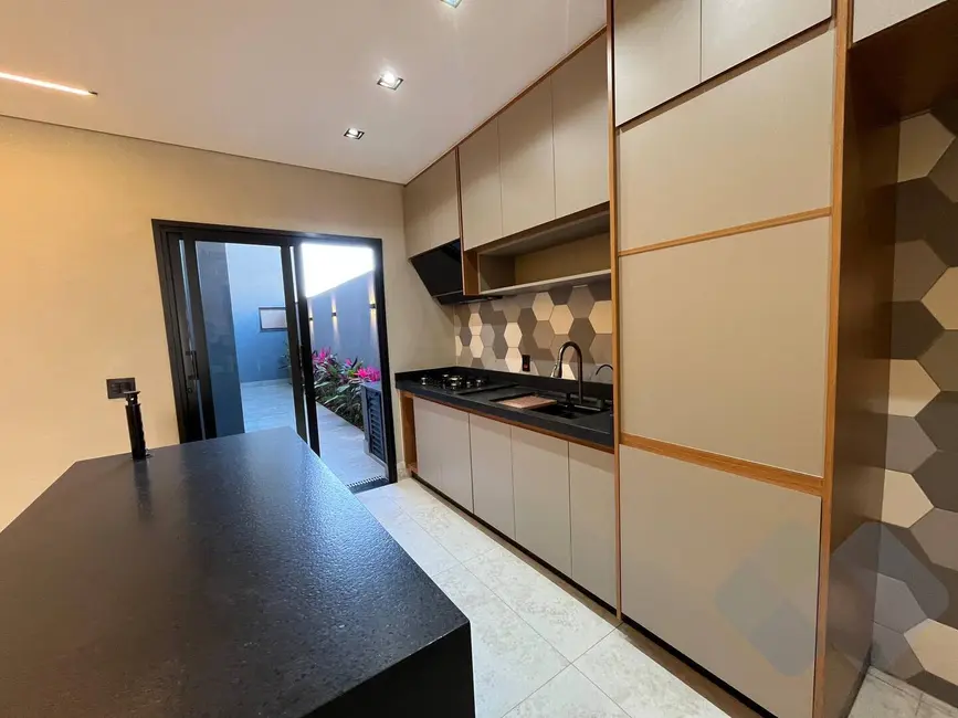 Foto 1 de Casa com 3 quartos à venda, 170m2 em Jardim Paraíso II, Botucatu - SP