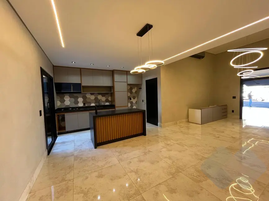 Foto 2 de Casa com 3 quartos à venda, 170m2 em Jardim Paraíso II, Botucatu - SP