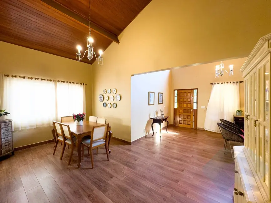 Foto 5 de Casa com 4 quartos à venda, 897m2 em Centro, Botucatu - SP