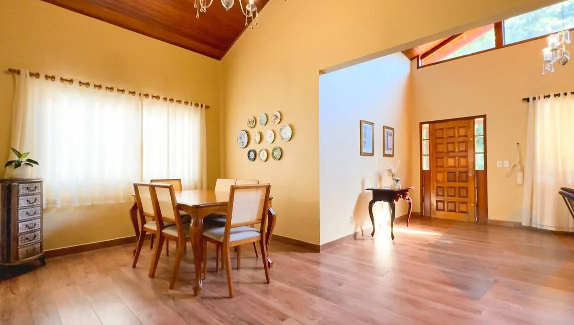 Foto 4 de Casa com 4 quartos à venda, 897m2 em Centro, Botucatu - SP