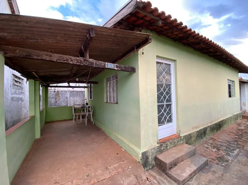 Foto 2 de Casa com 2 quartos à venda em Jardim Peabiru, Botucatu - SP