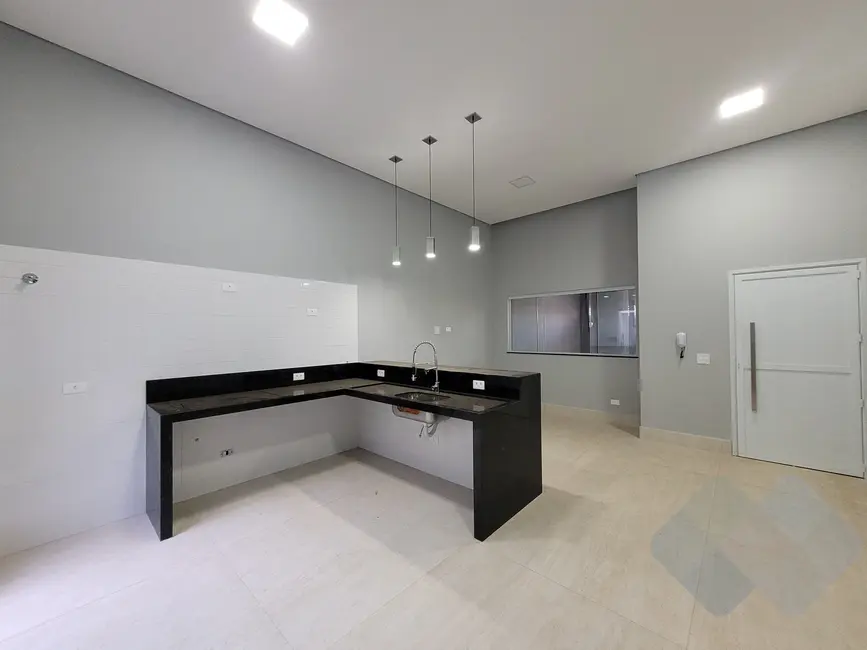 Foto 2 de Casa com 2 quartos à venda, 125m2 em Residencial Ouro Verde, Botucatu - SP