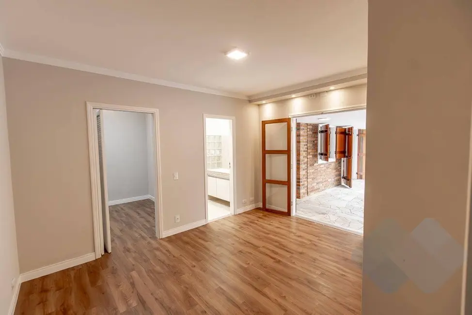 Casa com 2 quartos à venda, 600m2 em Colinas do Paraíso, Botucatu - SP - imagem 4 Foto 4 de Casa com 2 quartos à venda, 600m2 em Colinas do Paraíso, Botucatu - SP