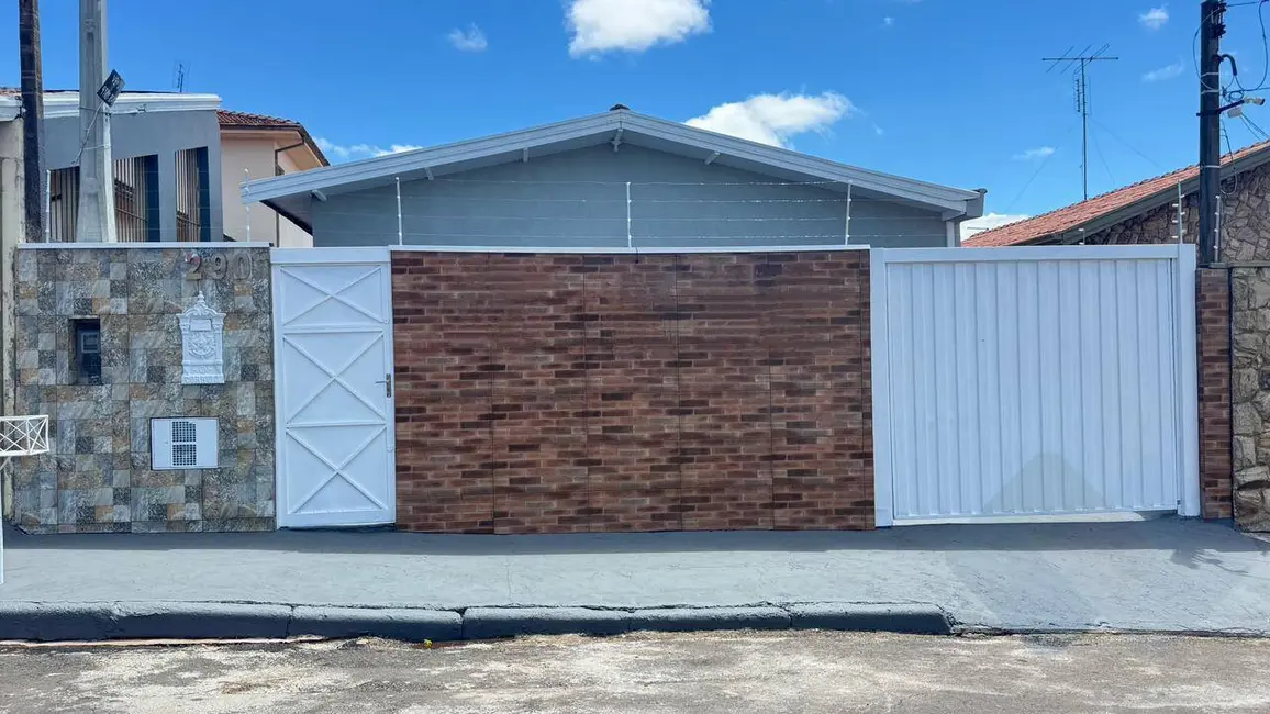 Foto 1 de Casa com 3 quartos à venda, 190m2 em Chácara Montagna, Botucatu - SP