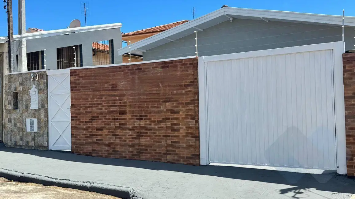 Foto 3 de Casa com 3 quartos à venda, 190m2 em Chácara Montagna, Botucatu - SP