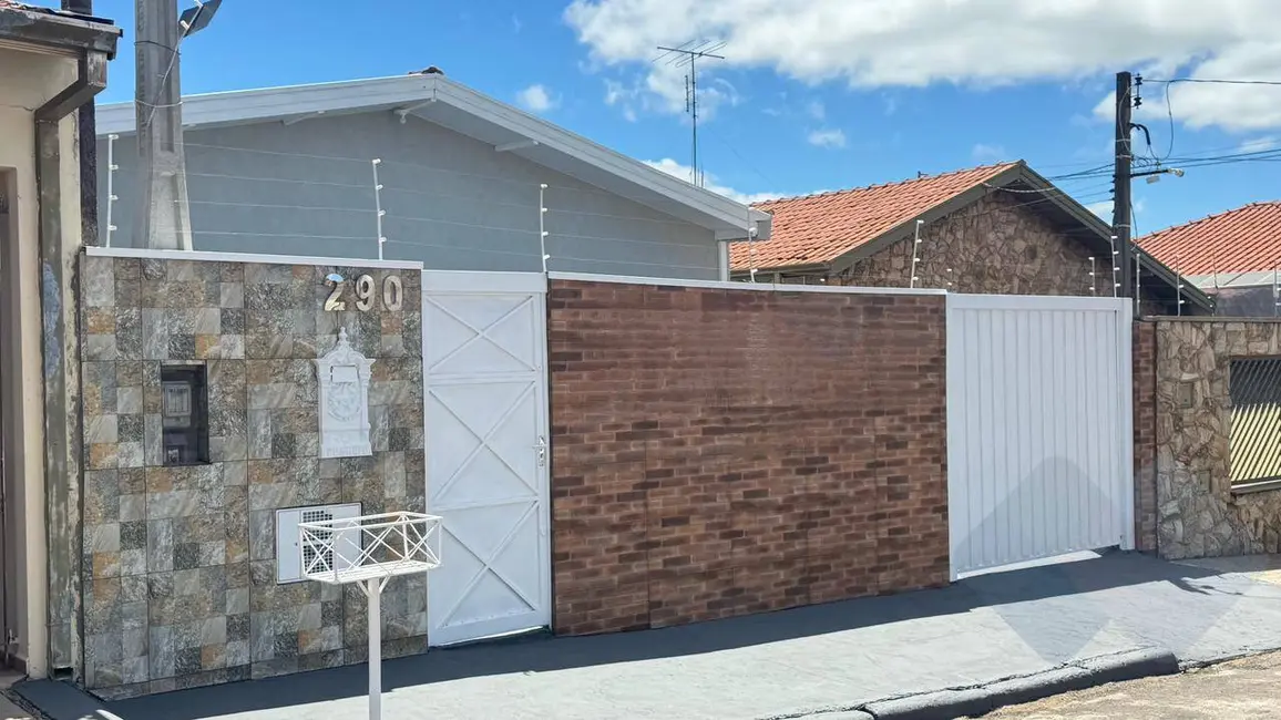 Foto 2 de Casa com 3 quartos à venda, 190m2 em Chácara Montagna, Botucatu - SP