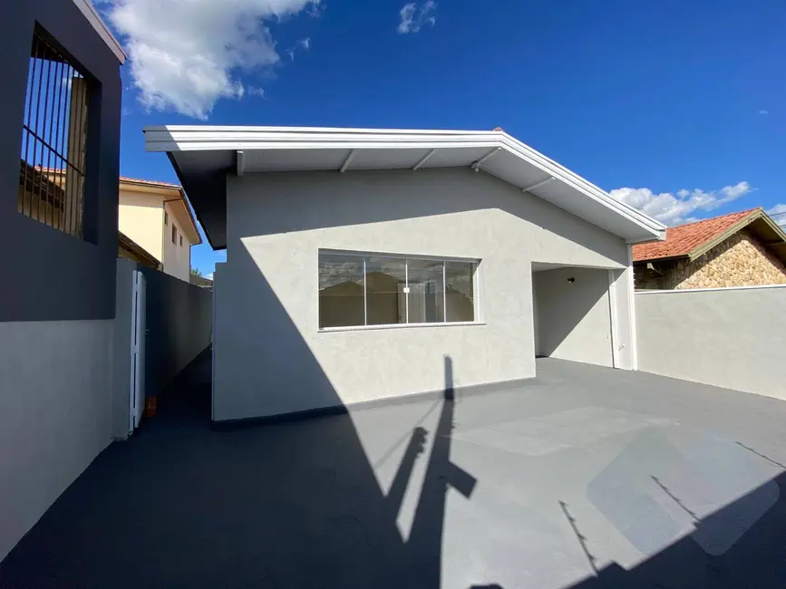 Foto 6 de Casa com 3 quartos à venda, 190m2 em Chácara Montagna, Botucatu - SP
