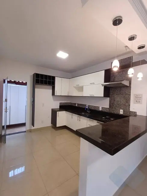 Foto 1 de Casa com 2 quartos à venda, 192m2 em Jardim Cambuí, Botucatu - SP