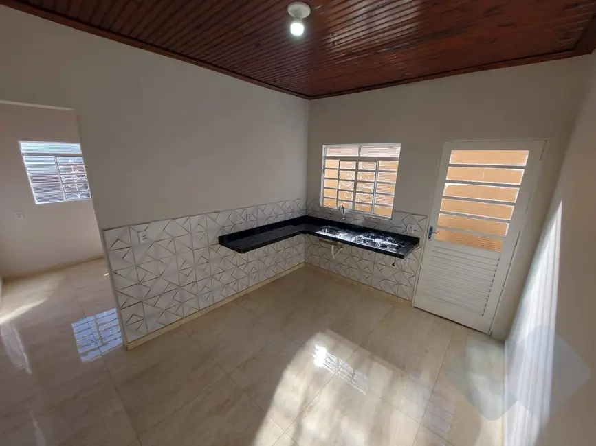 Casa com 2 quartos à venda, 125m2 em Jardim Palos Verdes, Botucatu - SP - imagem 2 Foto 2 de Casa com 2 quartos à venda, 125m2 em Jardim Palos Verdes, Botucatu - SP