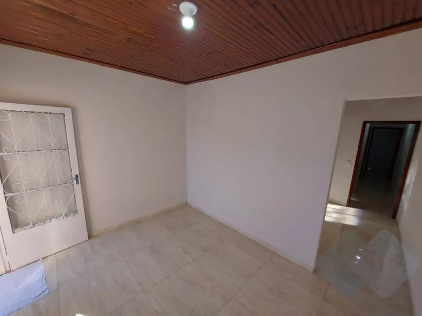 Casa com 2 quartos à venda, 125m2 em Jardim Palos Verdes, Botucatu - SP - imagem 3 Foto 3 de Casa com 2 quartos à venda, 125m2 em Jardim Palos Verdes, Botucatu - SP