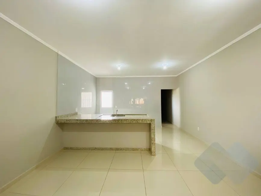 Casa com 2 quartos à venda, 125m2 em Jardim Ypê, Botucatu - SP - imagem 3 Foto 3 de Casa com 2 quartos à venda, 125m2 em Jardim Ypê, Botucatu - SP