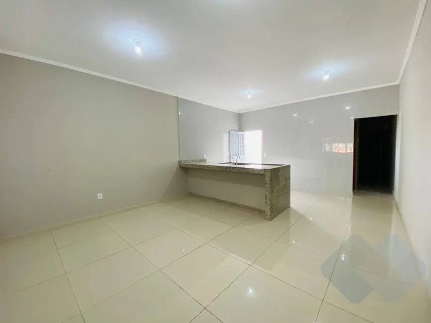 Casa com 2 quartos à venda, 125m2 em Jardim Ypê, Botucatu - SP - imagem 2 Foto 2 de Casa com 2 quartos à venda, 125m2 em Jardim Ypê, Botucatu - SP