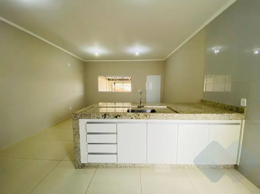Casa com 2 quartos à venda, 125m2 em Jardim Ypê, Botucatu - SP - imagem 1 Foto 1 de Casa com 2 quartos à venda, 125m2 em Jardim Ypê, Botucatu - SP