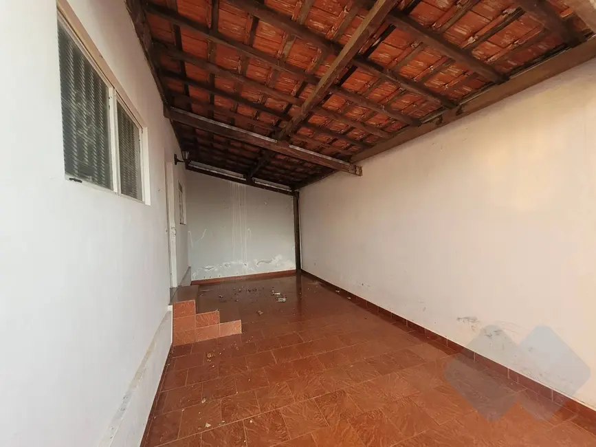 Casa com 2 quartos à venda, 200m2 em Botucatu - SP - imagem 7 Foto 7 de Casa com 2 quartos à venda, 200m2 em Botucatu - SP