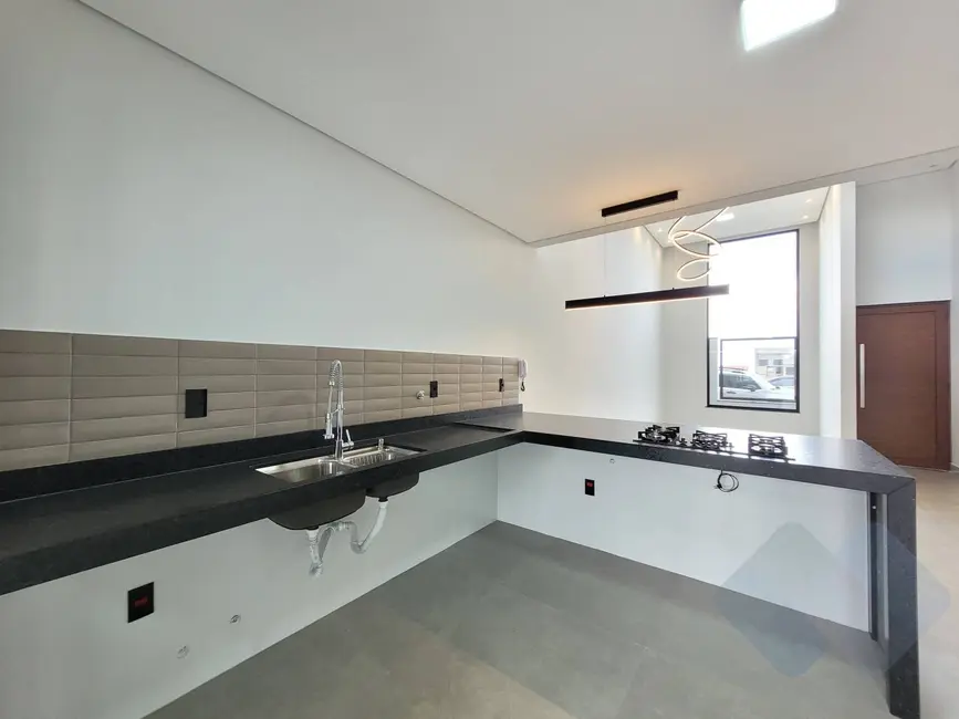 Casa com 3 quartos à venda, 250m2 em Residencial Ouro Verde, Botucatu - SP - imagem 6 Foto 6 de Casa com 3 quartos à venda, 250m2 em Residencial Ouro Verde, Botucatu - SP