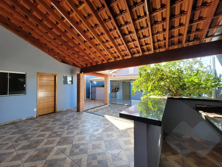 Foto 2 de Casa com 2 quartos à venda, 250m2 em Jardim Cambuí, Botucatu - SP