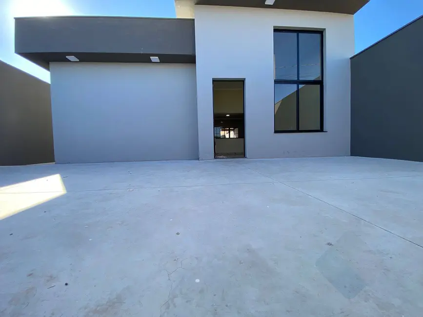 Foto 3 de Casa com 3 quartos à venda, 102m2 em Lívia, Botucatu - SP