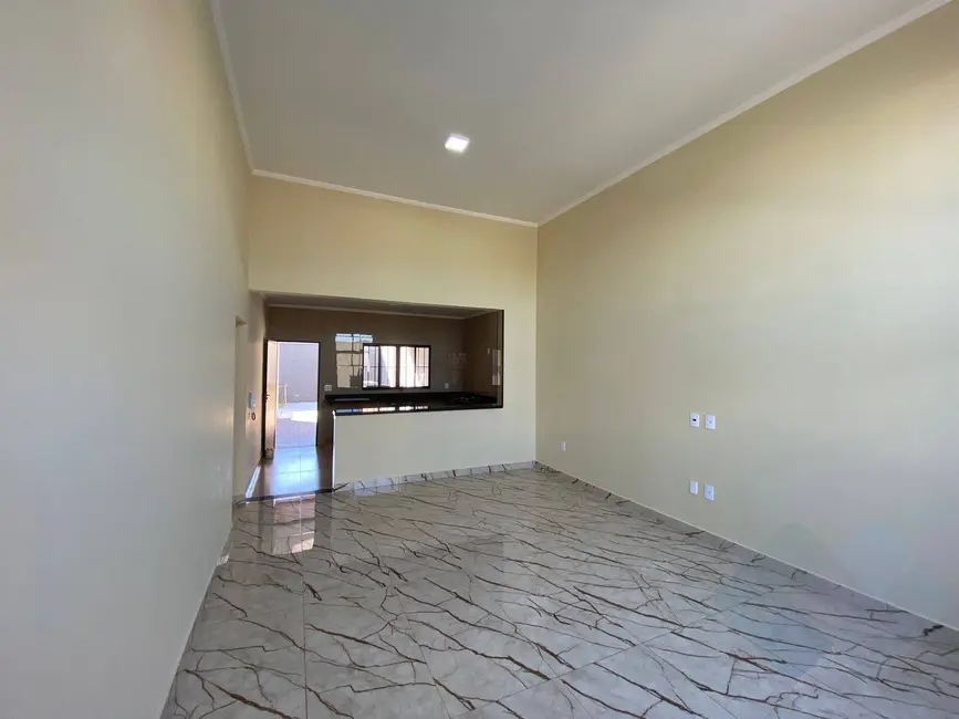 Foto 5 de Casa com 3 quartos à venda, 102m2 em Lívia, Botucatu - SP