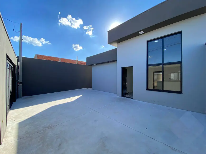 Foto 1 de Casa com 3 quartos à venda, 102m2 em Lívia, Botucatu - SP