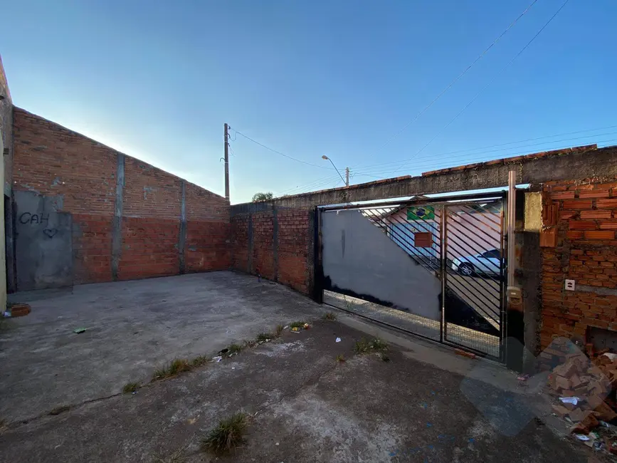 Foto 3 de Casa com 2 quartos à venda em Chácara Recreio do Havaí, Botucatu - SP