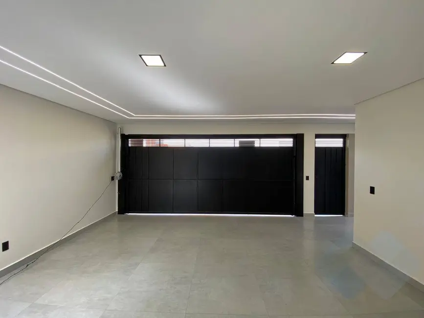 Foto 3 de Casa com 3 quartos à venda em Residencial Ouro Verde, Botucatu - SP