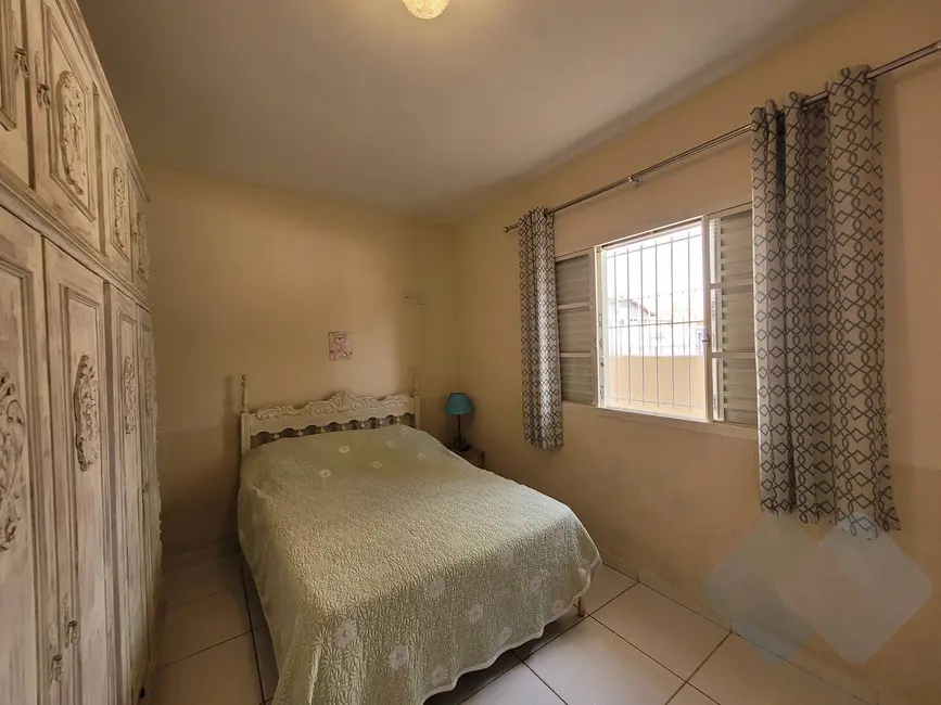 Foto 7 de Casa com 4 quartos à venda, 218m2 em Botucatu - SP