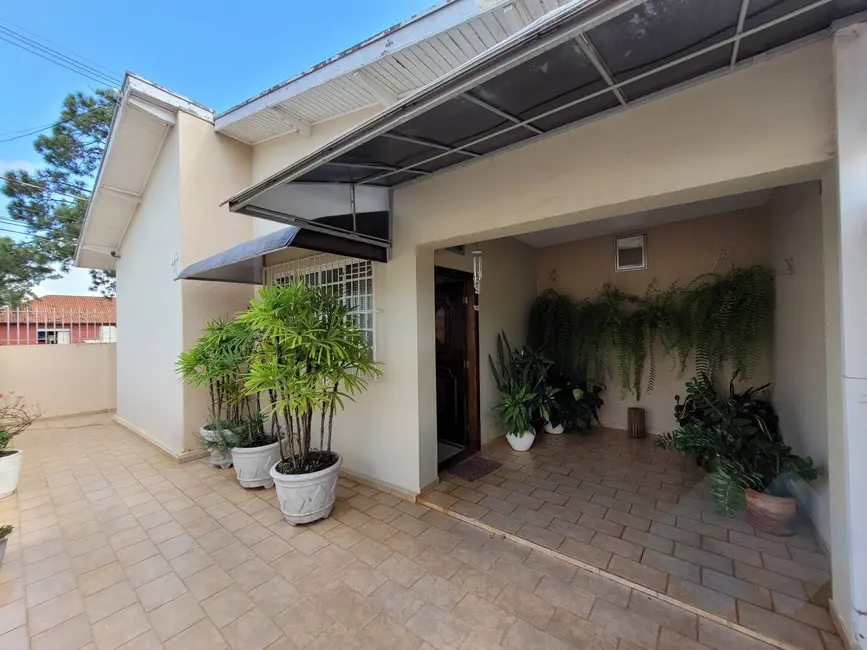 Foto 1 de Casa com 4 quartos à venda, 218m2 em Botucatu - SP