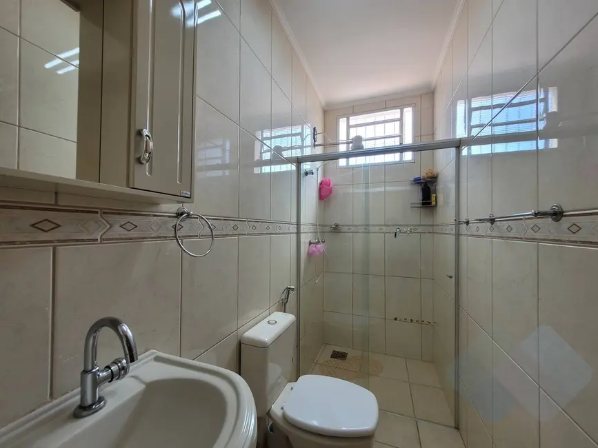 Foto 9 de Casa com 4 quartos à venda, 218m2 em Botucatu - SP